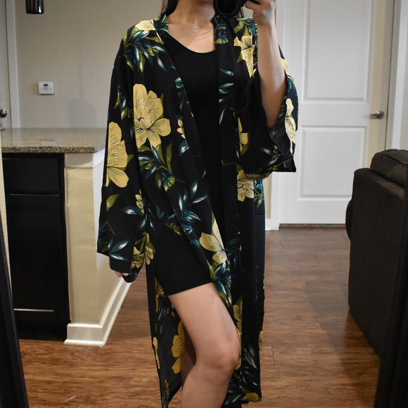 LAST 1️⃣ Long Floral Black Kimono - Picture 3 of 7
